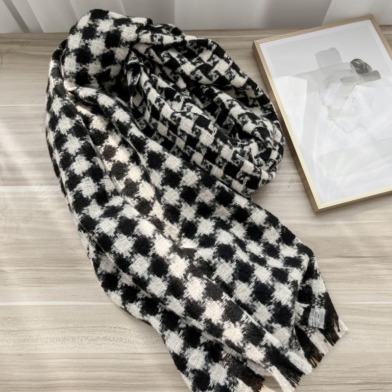 Women's Fashionable Diamond Korean Sweet Plaid Thickened Scarfs