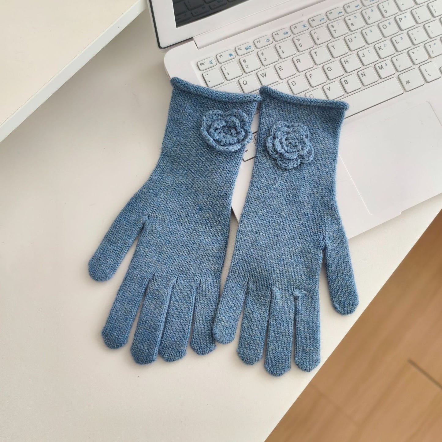 Women's Korean Style Cute Flowers Warm Touch Gloves