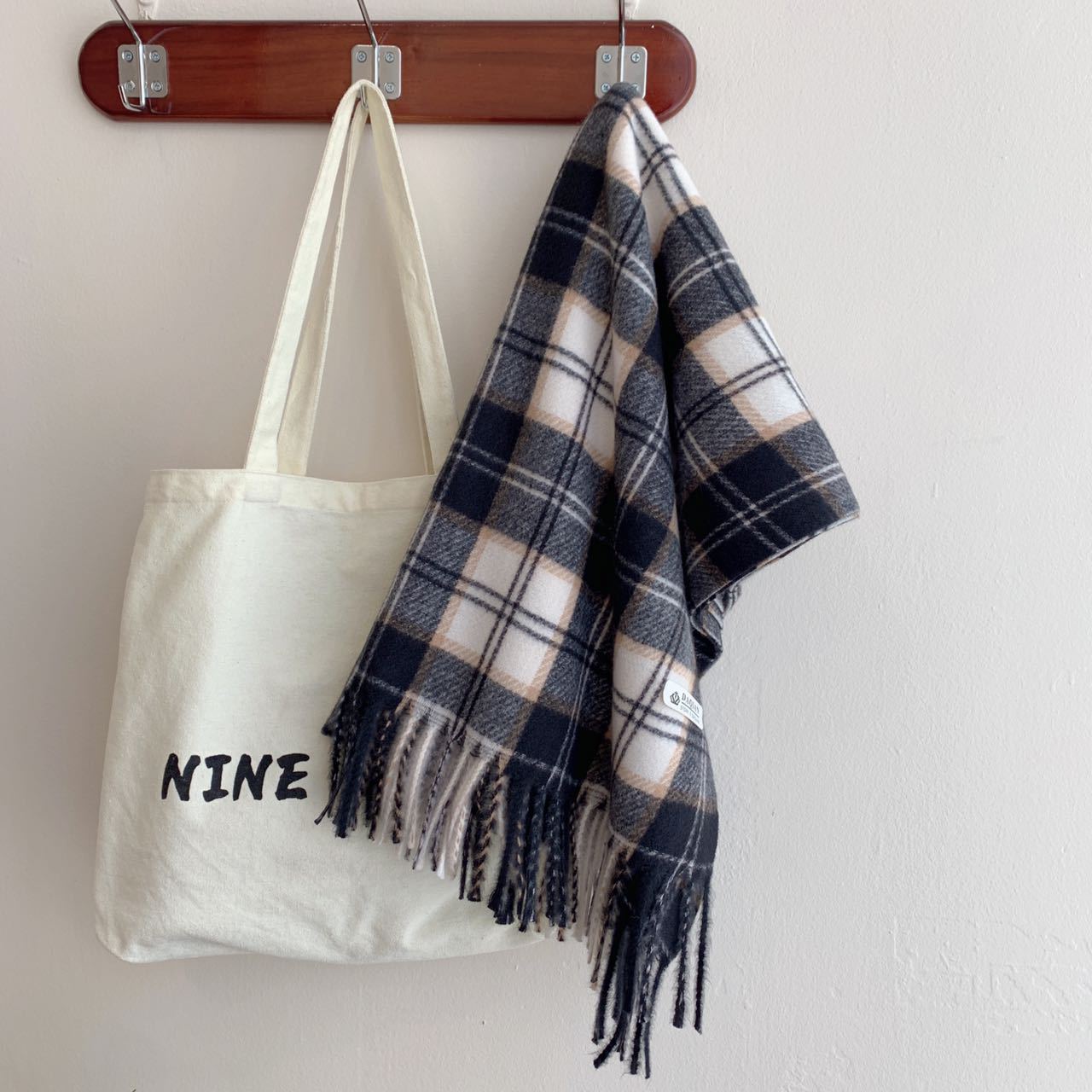 Women's High-grade Check Warm Korean Style Plaid Scarfs