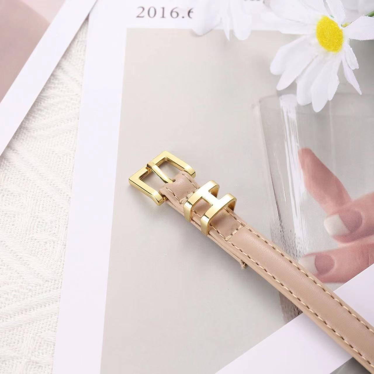 Women's Buckle Letters Small Fashion Style Decorative Thin Belts