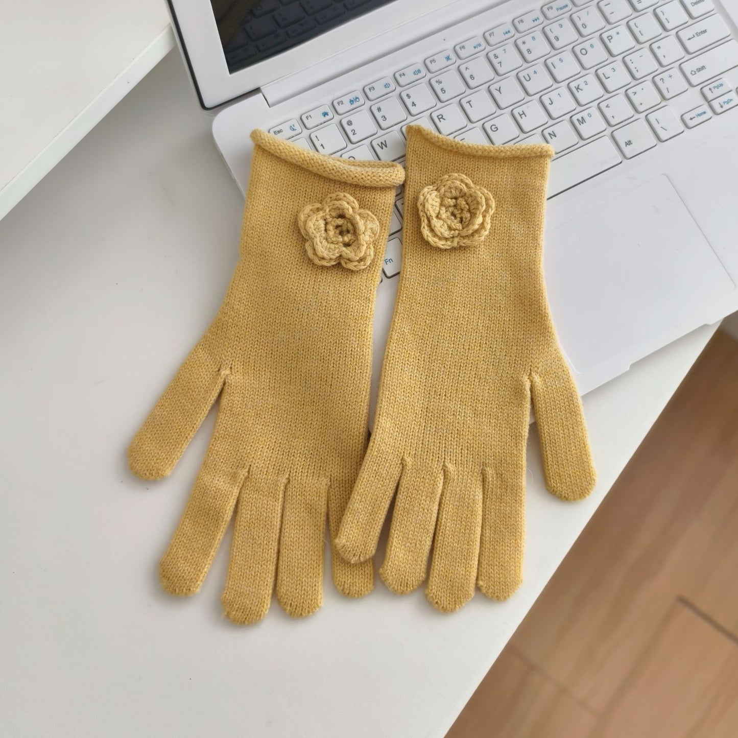 Women's Korean Style Cute Flowers Warm Touch Gloves