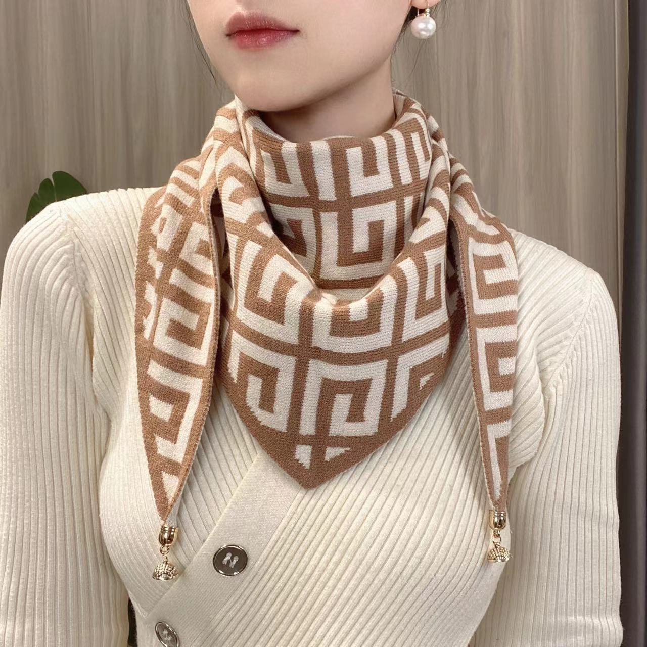 Gift Knitted Magnetic Snap Triangular Binder Fashionable Warm Scarfs