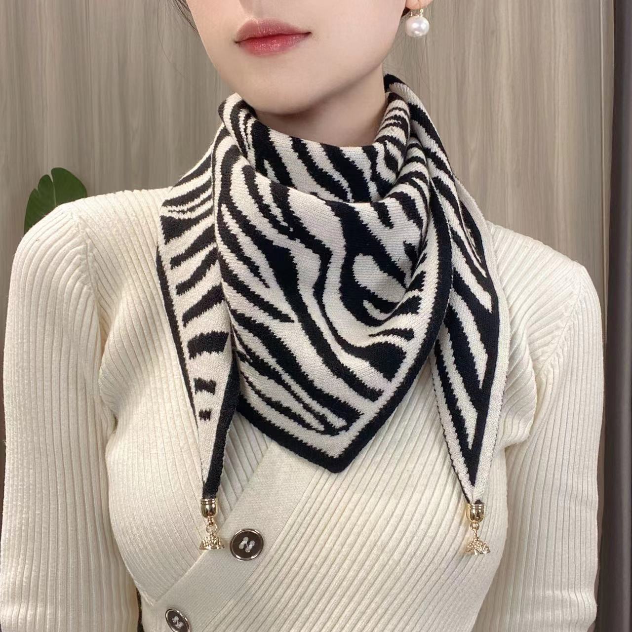 Gift Knitted Magnetic Snap Triangular Binder Fashionable Warm Scarfs