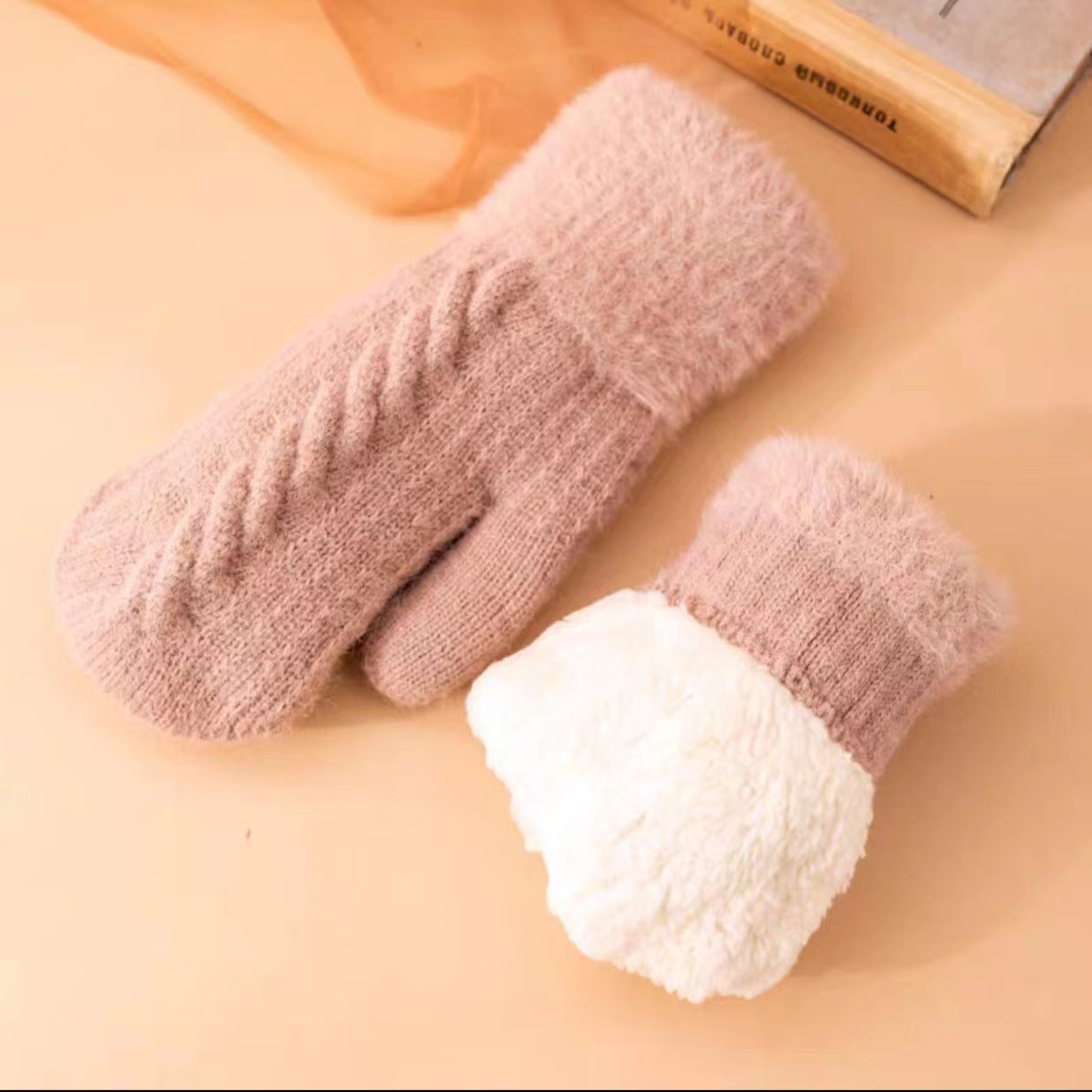 Women's Winter Veet Fashionable Twist Knitted Warm Gloves