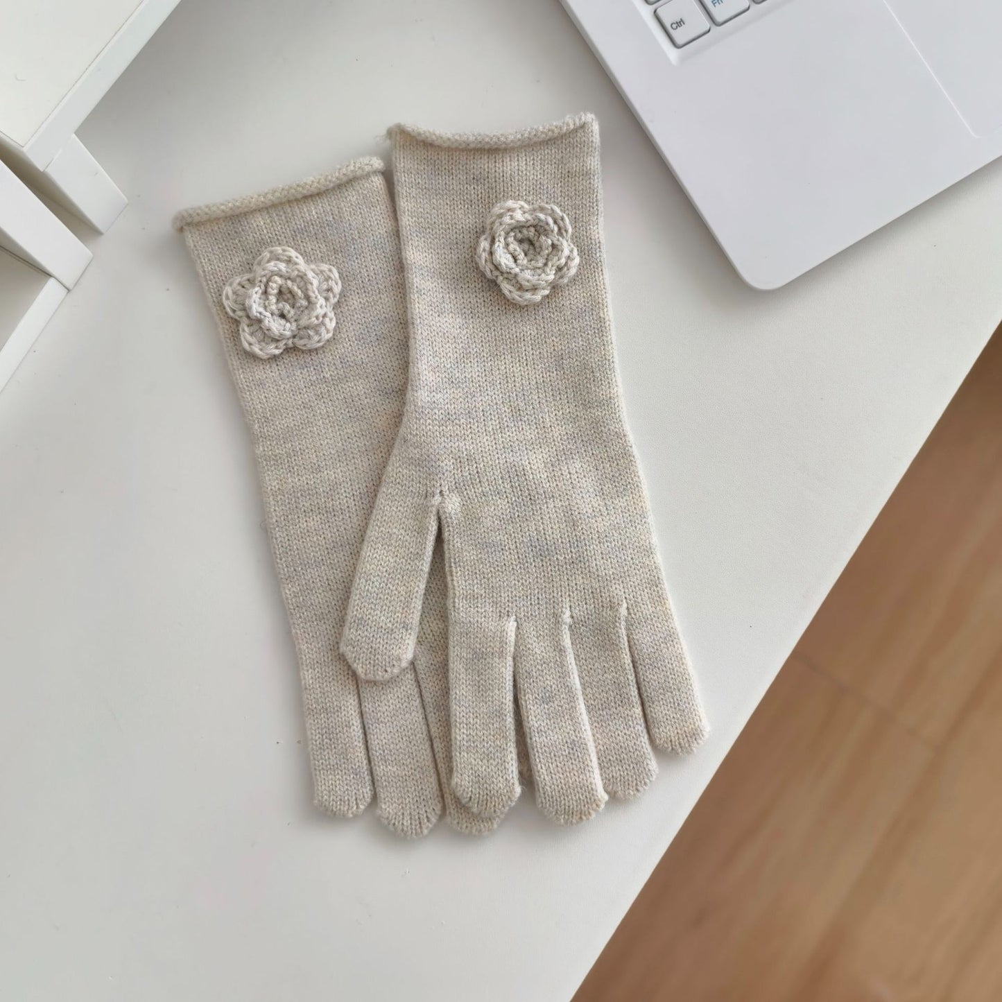 Women's Korean Style Cute Flowers Warm Touch Gloves