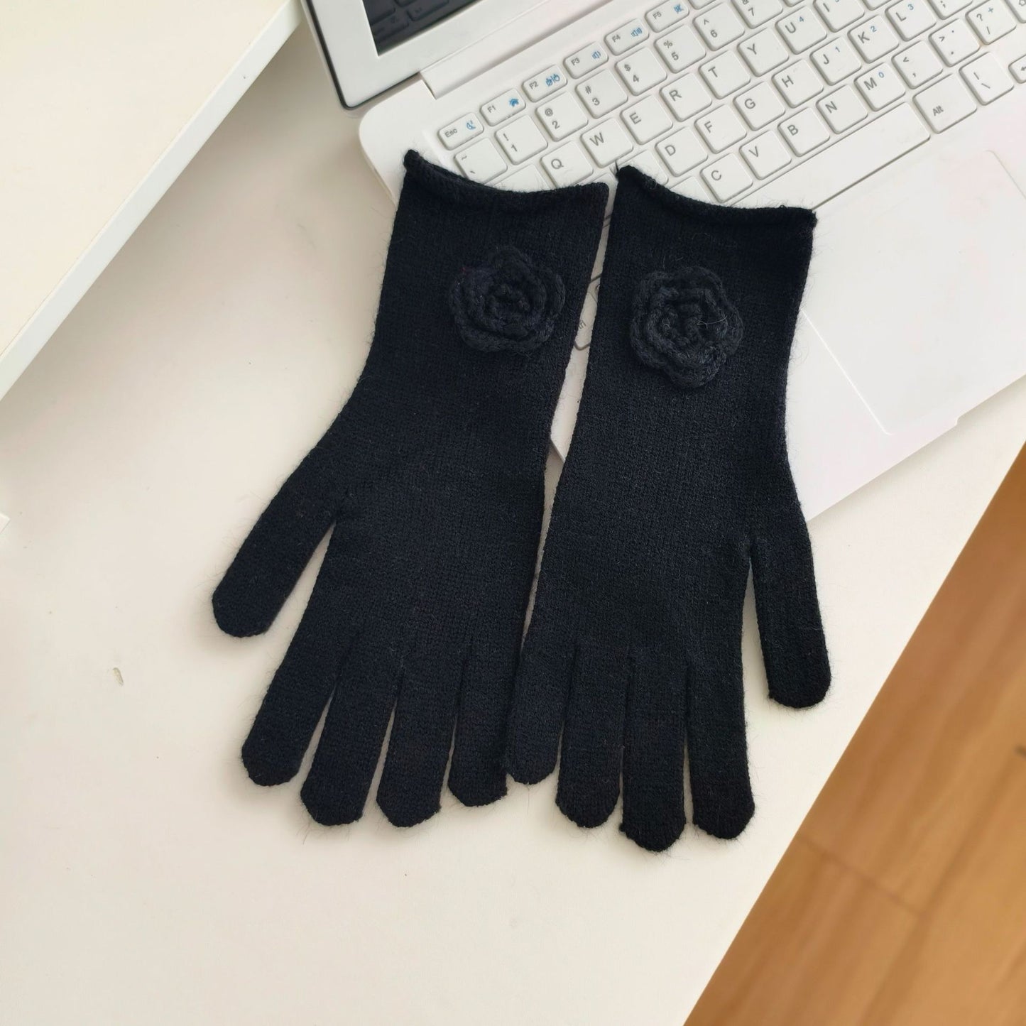 Women's Korean Style Cute Flowers Warm Touch Gloves